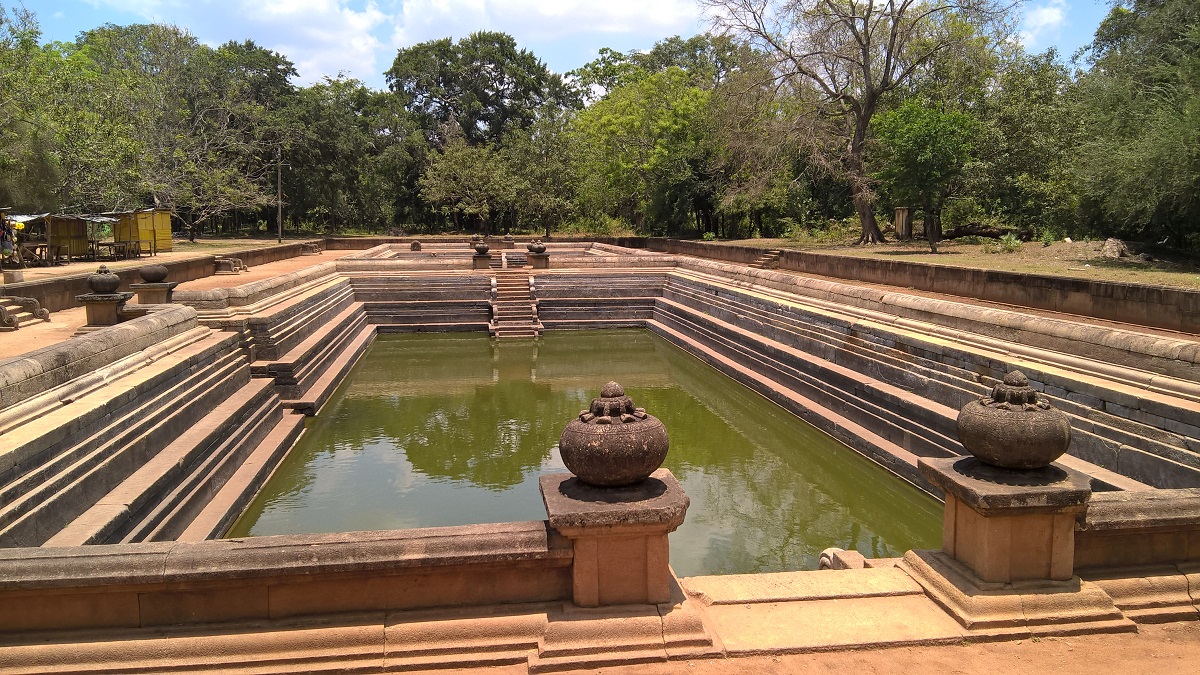 Kuttam Pokuna Anuradhapura