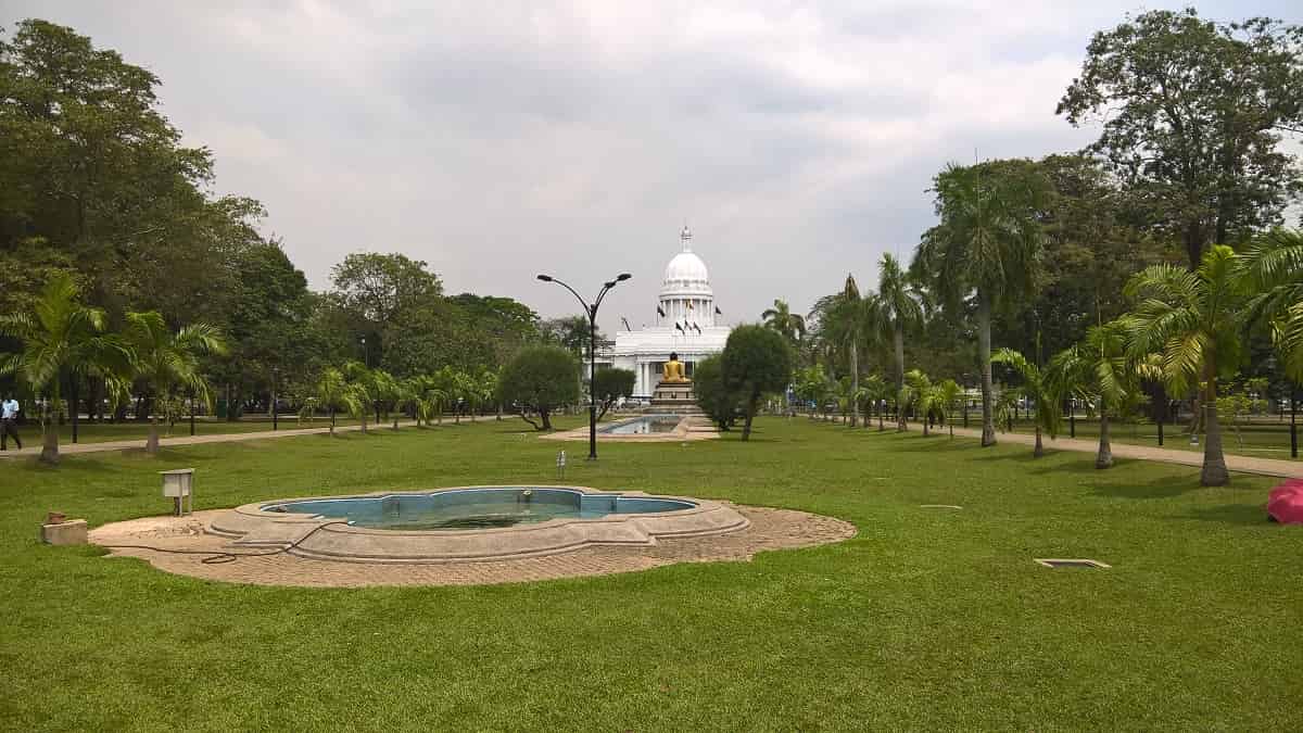 Viharamahadevi Park