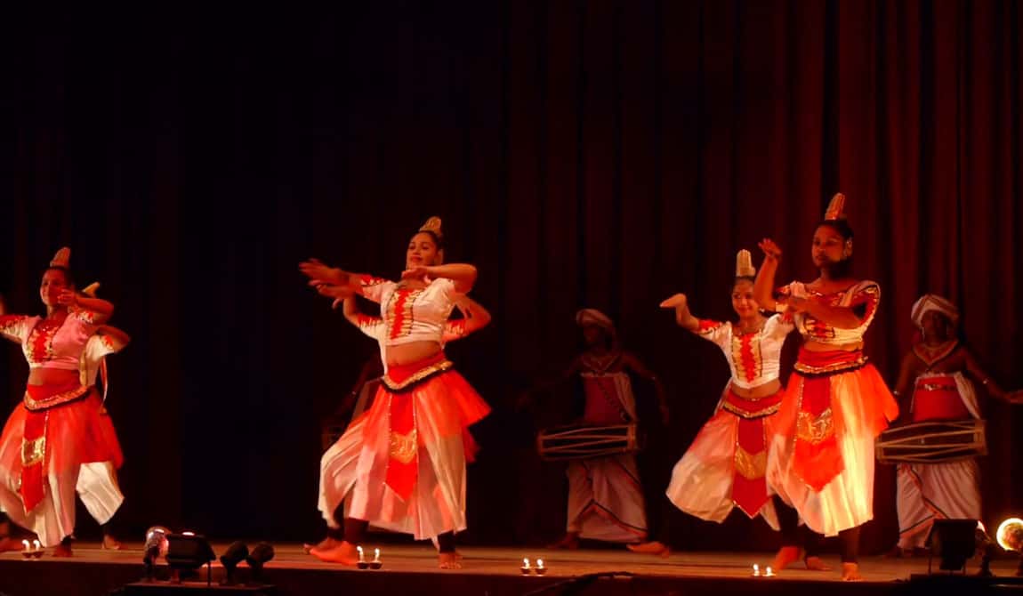 Kandy Dancers