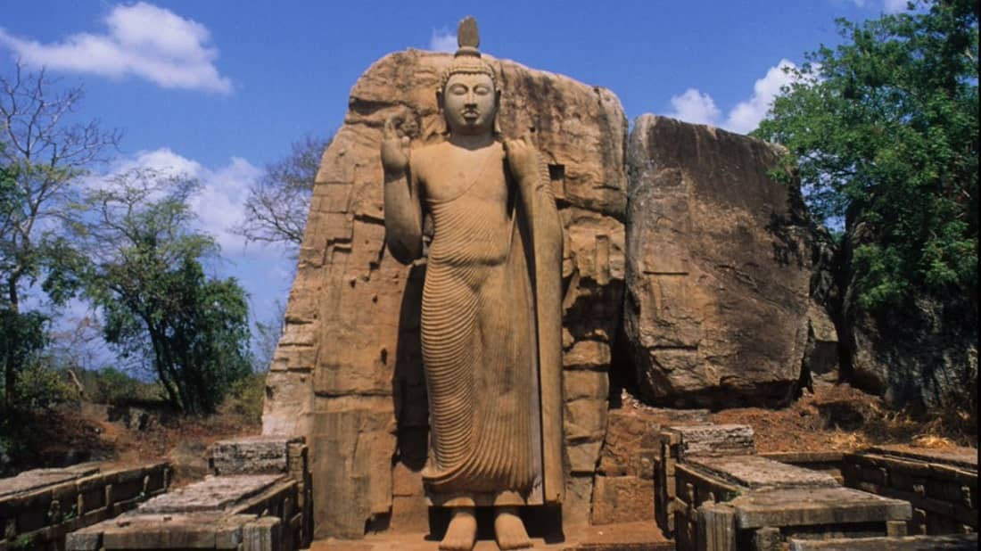 Avukana Buddha Statue